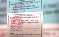 Người dân TP Hồ Chí Minh đi chợ luân phiên bằng phiếu