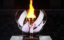 Naomi Osaka tự hào khi được thắp sáng đài đuốc Olympic Tokyo