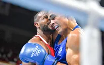 Olympic Tokyo 2020 | VĐV Boxing tái hiện cú cắn tai nổi tiếng của Mike Tyson