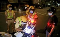 TP Hồ Chí Minh xử phạt nhiều trường hợp ra đường sau 18h không có lý do cấp thiết