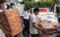 Cảnh sát biển tặng hơn 1.000 suất quà cho người nghèo 19 tình thành phía Nam bị ảnh hưởng COVID-19