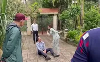Mùa hoa tìm lại: Hậu trường Hoàn ăn vạ bị Tuyết "đòi" đạo diễn cho tát