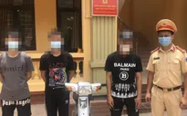 Xử lý 3 thanh niên "bốc đầu" xe máy giữa mùa dịch tại Hà Nội