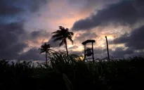 Bão nhiệt đới Elsa mạnh lên khi đổ bộ vào bang Florida, có thể gây ra lũ lụt và lốc xoáy