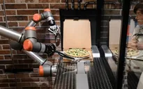 Độc đáo cửa hàng pizza ở Pháp chỉ toàn robot phục vụ