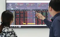 Cổ phiếu bán lẻ không "gánh" nổi thị trường, VN-Index giảm sâu