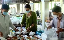 Những bữa cơm nghĩa tình trao lực lượng chống dịch