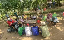 13 đối tượng tụ tập đánh bạc trong lúc giãn cách xã hội