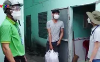 TP Hồ Chí Minh: Chính quyền địa phương đến từng nhà trọ để trao tiền hỗ trợ