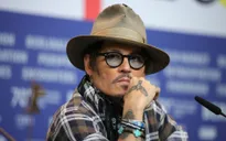 Johnny Depp nhận giải thưởng cao quý giữa lùm xùm kiện tụng