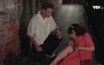 Hương vị tình thân phần 2 - Tập 13: Chết cười bà Bích đang diễn để "thả thính" ông Sinh thì... nhớ đến tiền