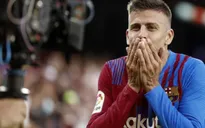 Pique tạo nên "domino" giảm lương giúp Barca vượt khó