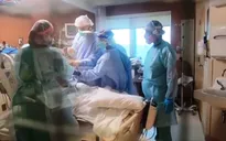 Sáng 6/11, còn 420 bệnh nhân COVID-19 nặng phải thở máy, ECMO; gia tăng xã, phường ở cấp độ 4 về dịch