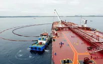 Kiến nghị giảm nhập khẩu xăng dầu để cứu nhà máy trong nước