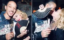Madonna đón sinh nhật tuổi 63 bên bạn trai kém 36 tuổi