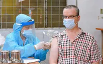 Tiêm vaccine phòng COVID-19 cho người nước ngoài tại TP Hồ Chí Minh