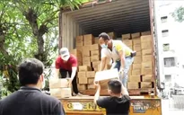 Tiếp tục ủng hộ suất ăn, hàng hóa thiết yếu, thiết bị y tế cho các tỉnh phía Nam