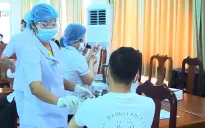 Bình Dương bắt đầu chiến dịch tiêm vaccine COVID-19 đợt 8