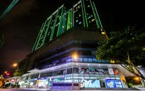 Dựng hàng rào thép gai tạm thời phong tỏa chung cư cao cấp Artemis số 3 Lê Trọng Tấn