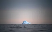 Lần đầu tiên trong lịch sử xuất hiện mưa trên đỉnh thềm băng Greenland