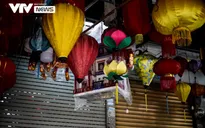 Tiểu thương phố Hàng Mã "hé cửa, bỏ then cài" buôn bán giữa thời điểm giãn cách xã hội
