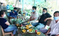 An Giang: Hiệu trưởng ăn nhậu khi đang giãn cách chống COVID-19