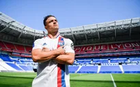 Xherdan Shaqiri chia tay Liverpool sang Pháp thi đấu