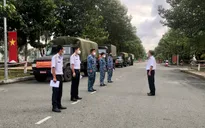 Vùng 2 Hải quân sử dụng ô tô vận tải vận chuyển hàng thiết yếu chống dịch COVID-19