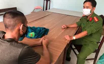 Giả dân quân tự vệ để ra đường trong thời điểm "ai ở đâu thì ở đó"