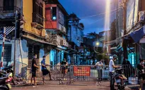 Sốt, mệt mỏi, 2 người bất ngờ dương tính, Hà Nội thêm 14 ca COVID-19 mới