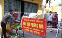 Thợ cắt tóc, thợ hàn tặng rau cho bà con nghèo vùng dịch Cần Thơ