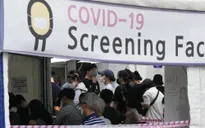 Thế giới có trên 217,1 triệu người mắc COVID-19, Nam Phi phát hiện biến thể mới có tới 59 đột biến