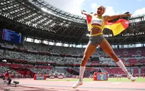 Olympic Tokyo 2020 | Cú nhảy xa 7m giúp Malaika Mihambo giành HCV ngoạn mục