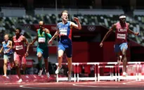 Olympic Tokyo 2020 | Karsten Warholm (Na Uy) phá sâu kỷ lục thế giới 400m rào nam