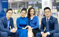 Diện áo dài bên các đồng nghiệp trẻ, BTV Hoài Anh vẫn cực kỳ nổi bật
