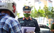 Hà Nội: Tụ tập uống rượu say rồi chửi bới, đấm đạp Tổ công tác Công an xã
