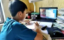 Khổ vì hàng không thiết yếu đang trở nên thiết yếu