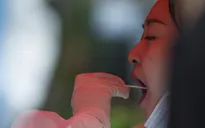 Trung Quốc chạy đua xét nghiệm đại trà nhiều lần, hạn chế phong tỏa diện rộng
