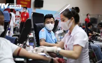 Hàng trăm người dân, học sinh, sinh viên hiến máu nhân đạo giữa mùa dịch COVID-19
