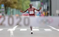 Eliud Kipchoge bảo vệ thành công HCV marathon Olympic