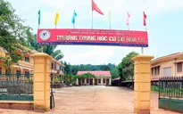 Tạm đình chỉ nữ giáo viên để lộ hình ảnh "nóng" trong buổi tập huấn trực tuyến