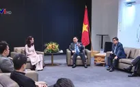 Chủ tịch Quốc hội gặp gỡ các doanh nhân trẻ người Việt