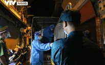 Người dân phường Chương Dương vui sướng trong thời khắc gỡ phong tỏa sau 40 ngày