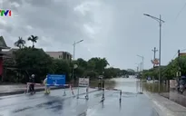 Mưa lớn gây ngập nặng tuyến Quốc lộ 1