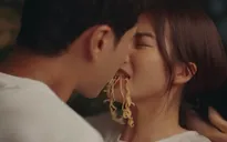 11 tháng 5 ngày - Tập 21: Thổi mì giúp Nhi, Đăng suýt chạm môi tiểu thư