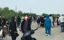 50 nữ sinh mang hung khí "hỗn chiến" trên bờ đê