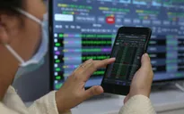 Cổ phiếu bán lẻ “dậy sóng”, VN-Index tăng điểm
