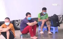 Nhiều người lao động mắc kẹt tại cửa ngõ Thủ đô