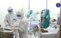 Nỗ lực giành sự sống cho bệnh nhân COVID-19