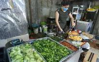 ẢNH: Quán xá Hà Nội sẵn sàng mở cửa trở lại sau 2 tháng dừng hoạt động